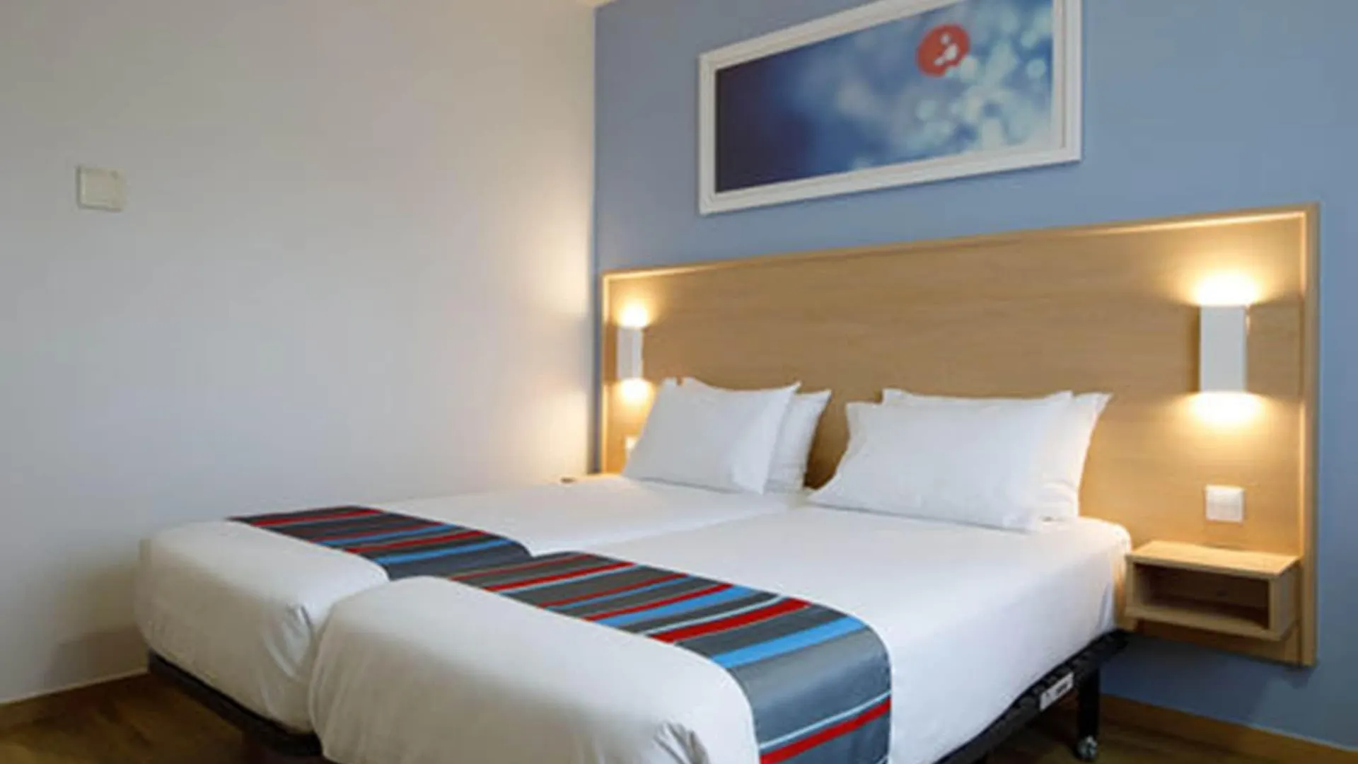 Otel Travelodge Barcelona Fira L'Hospitalet de Llobregat