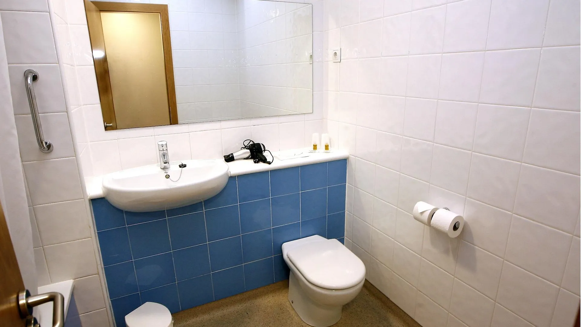 Travelodge Barcelona Fira L'Hospitalet de Llobregat İspanya