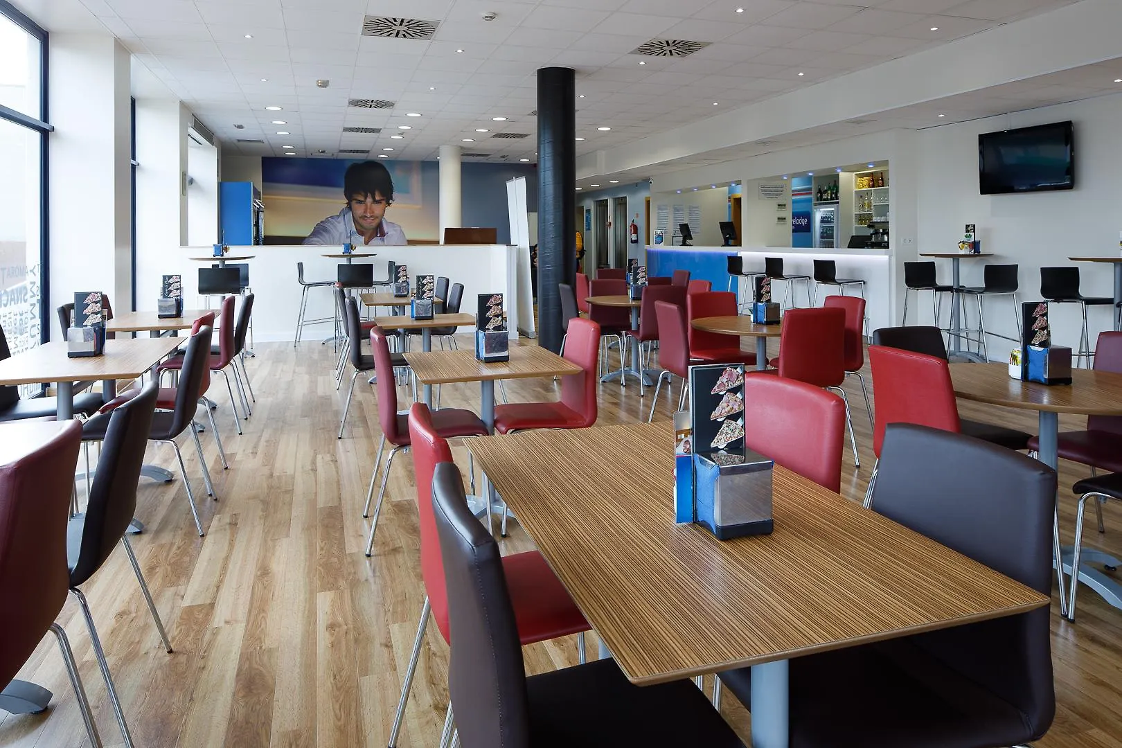 Travelodge Barcelona Fira L'Hospitalet de Llobregat 3*,  İspanya